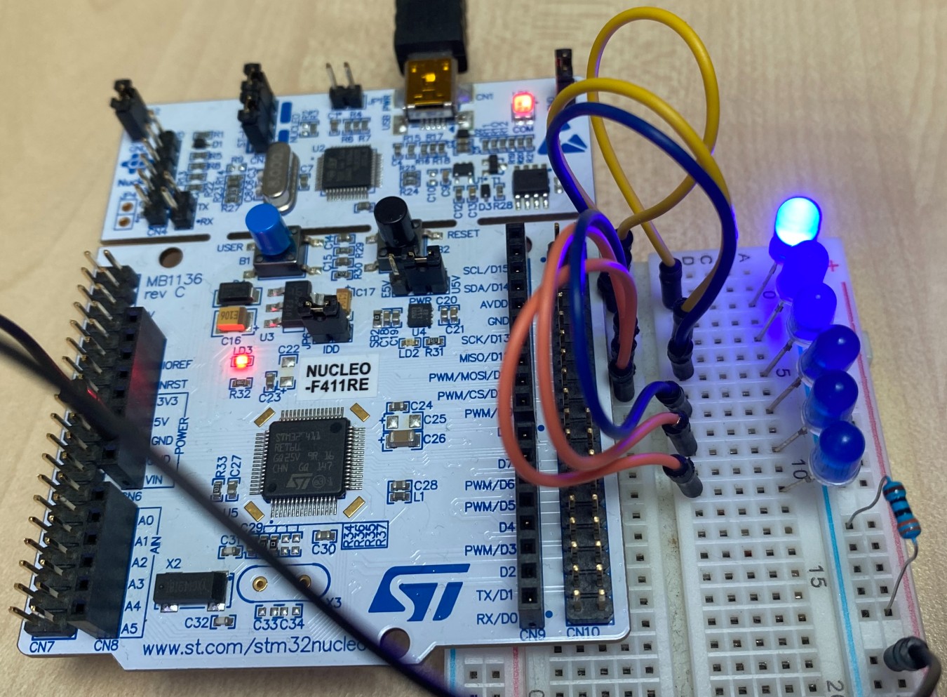 STM32F411-RE board connected to 6 LEDs